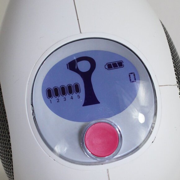 Pink Skincare Laser Tool - Picture 5 of 9